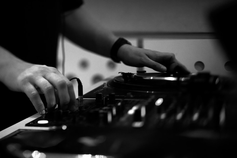 Photos: Mr Thing at Stolen Records on FBi 94.5 FM