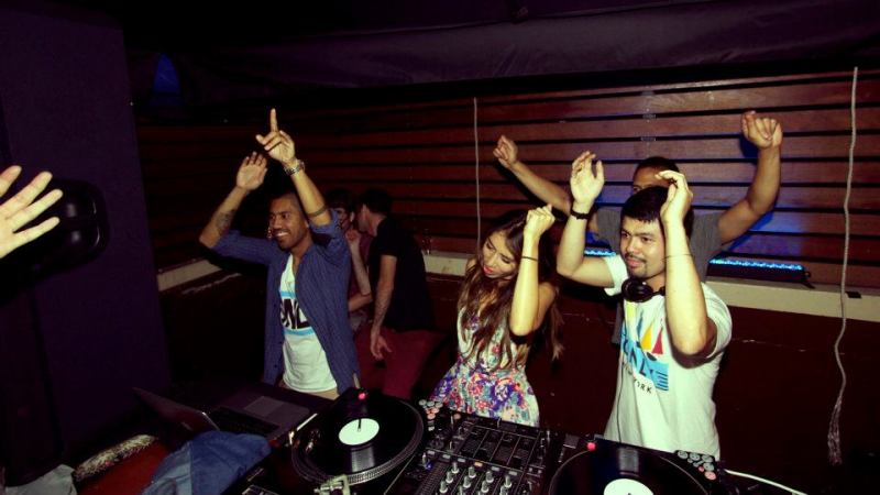 Photos: Love Bombs - Sun Down Get Down